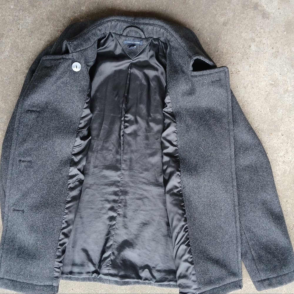 Tommy Hilfiger |  🌺 HOST PICK 🌺 
Men’s Gray Pea Coat Sz Large. NWOT - Picture 5 of 8
